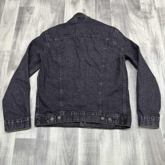 ✅LEVI'S Mens M Relaxed Trucker Jacket Premium Charcoal Gray Denim Inside Pockets - Picture 4 of 12